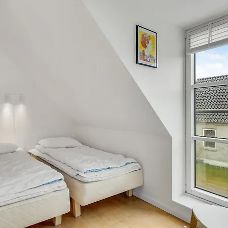 Amazing In Tranekaer With House Sea View Lohals